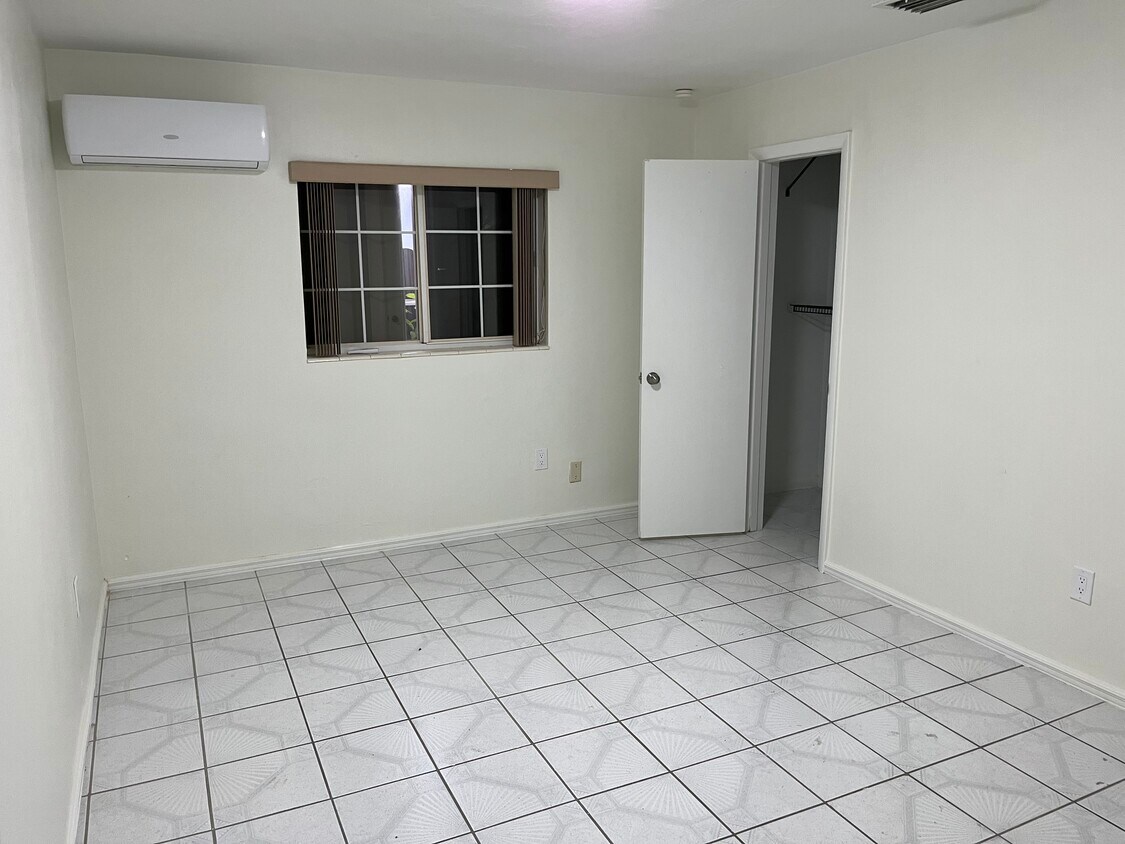 Building Photo - 17301 NW 53rd Ct