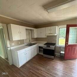 Foto del edificio - 406 Henry Baker Rd