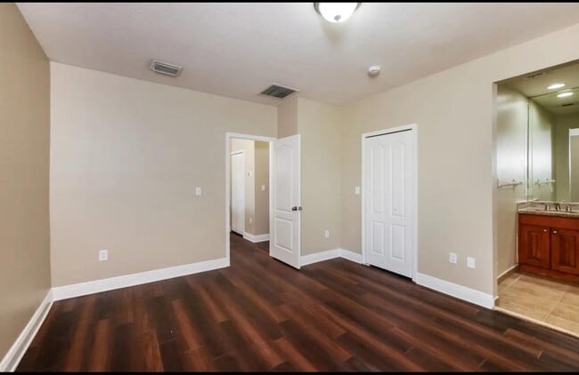 Photo - 3720 SW 69th Ave Apartment