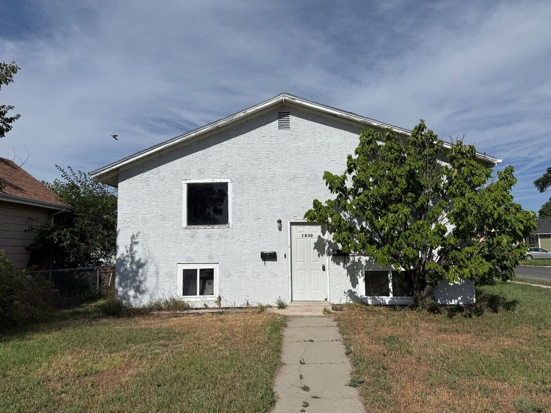 Primary Photo - 1830 Ave F