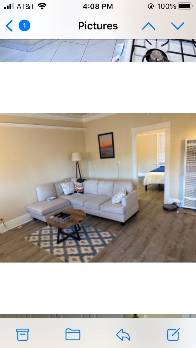 Building Photo - 2301 De la Vina St