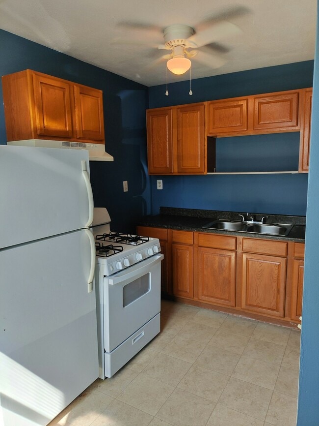 Foto del edificio - 104 S Tecumseh St