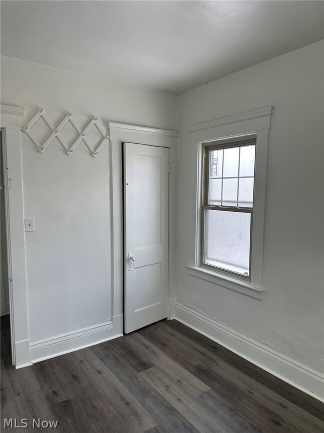 Building Photo - 3384 W 63rd St