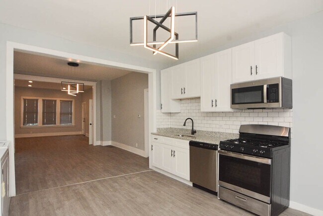 Foto del edificio - 2659 W Homer St
