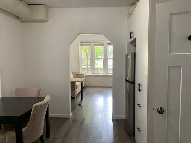 Foto del edificio - 2316 W Belden Ave