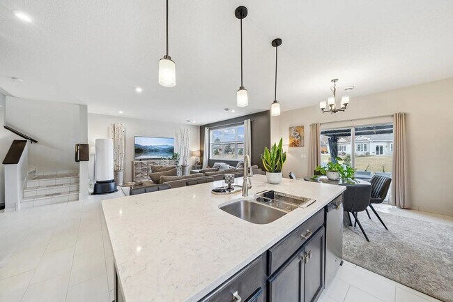 Foto del edificio - rare hudson new construction home for lease!