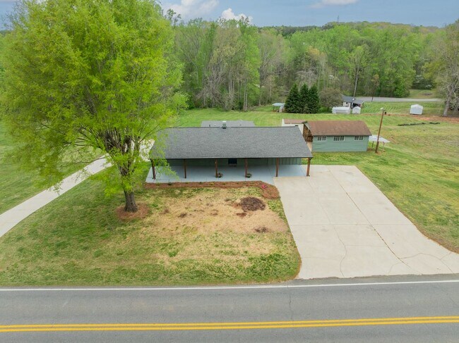 Foto del edificio - 1410 Mays Chapel Church Rd