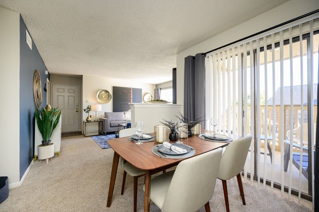 Building Photo - Laurel Heights at Cityview