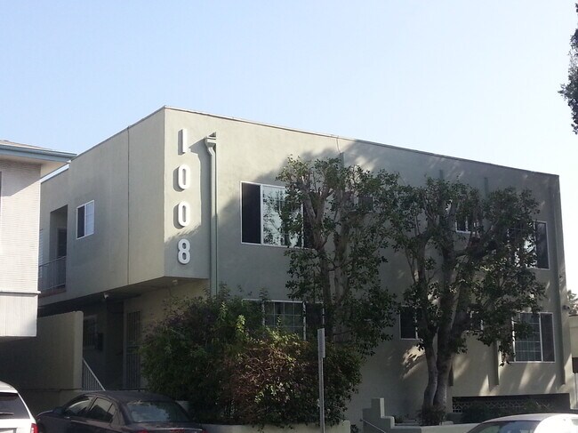 Foto del edificio - 1008 N Stanley Ave