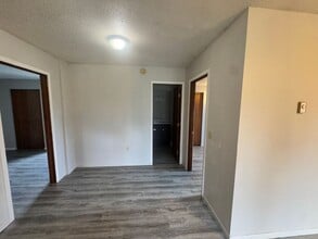 Building Photo - 4945 Jackpine Rd NW