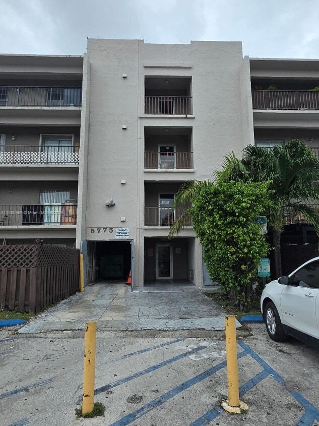 Primary Photo - 5775 W 20th Ave