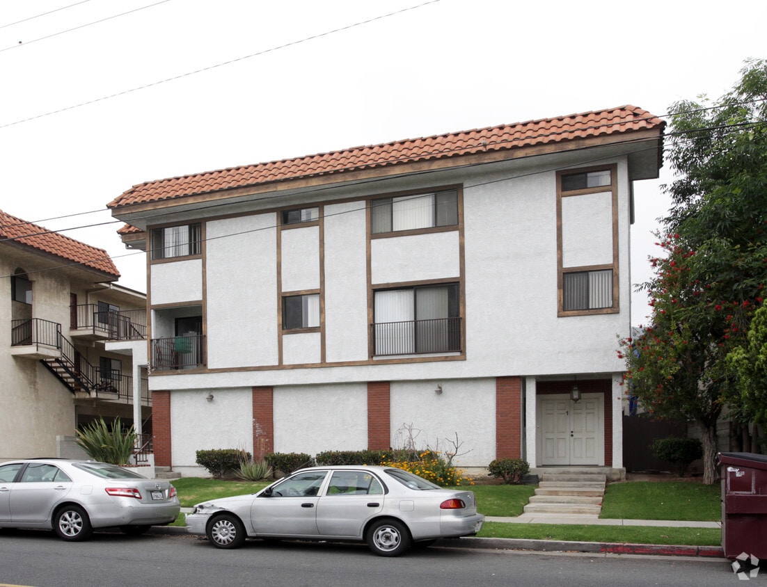 Building Photo - 533 Glenwood Rd