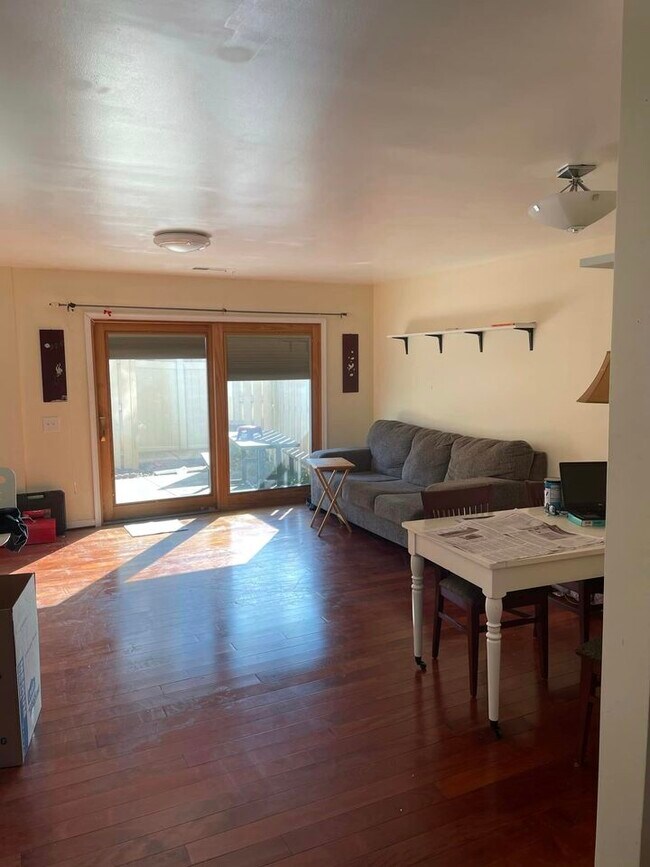 2445 Glengyle Dr Unit 218, Vienna, VA 22181 Condo for Rent in Vienna