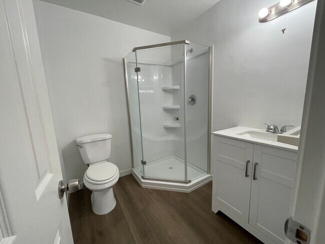 Foto del edificio - 266 Orange Avenue