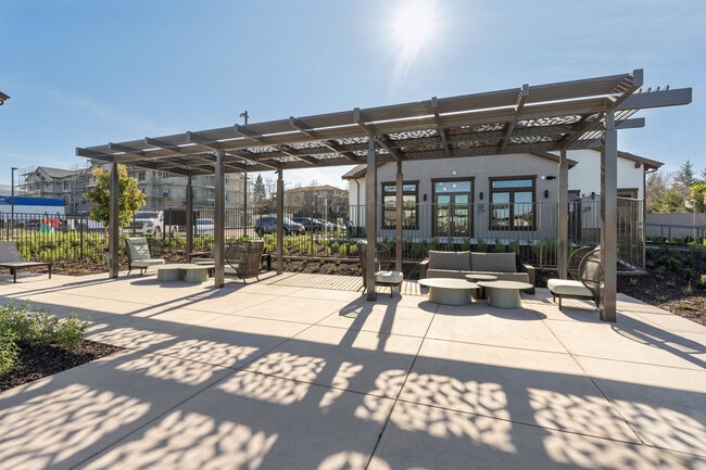 Foto del edificio - Crescent Apartments