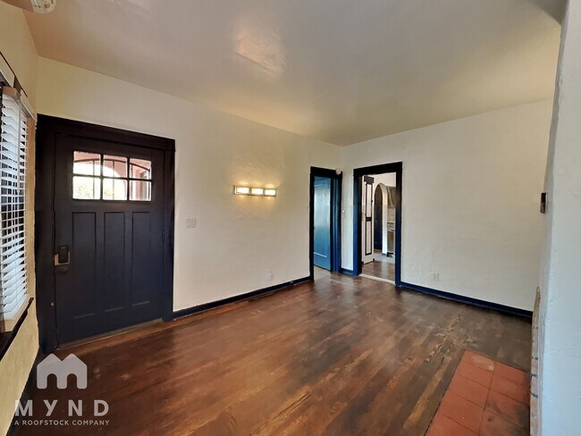 Foto del edificio - 312 E 19th St