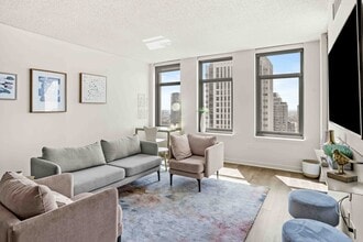Building Photo - 566 W Kinzie St