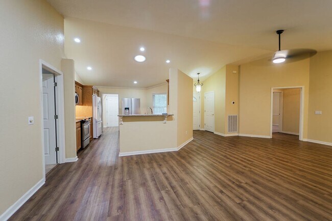 Foto del edificio - Charming 3 bedroom, 2 bathroom located in the picturesque Hot Springs Village
