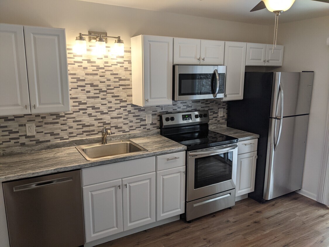 Foto principal - 25D Pine Ln