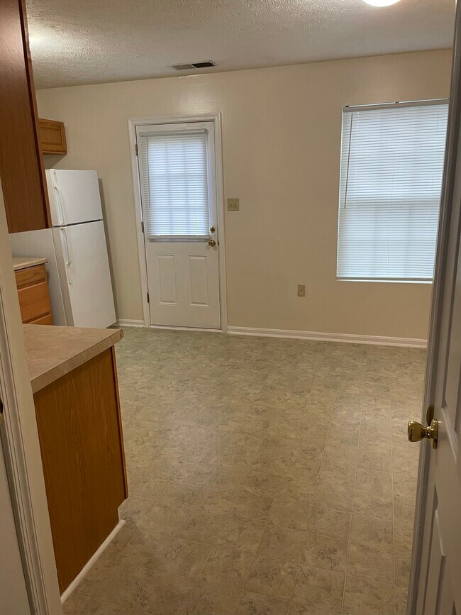 380 Woodstock Ln, Winchester, VA 22601 Townhome Rentals in Winchester