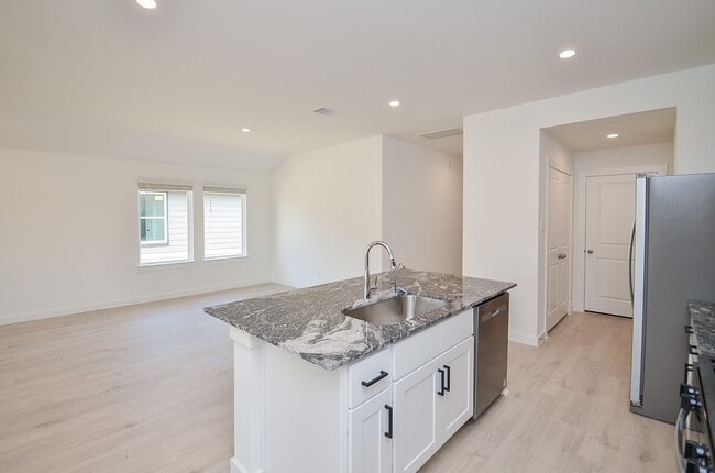 Building Photo - 7831 Sanremo Dr