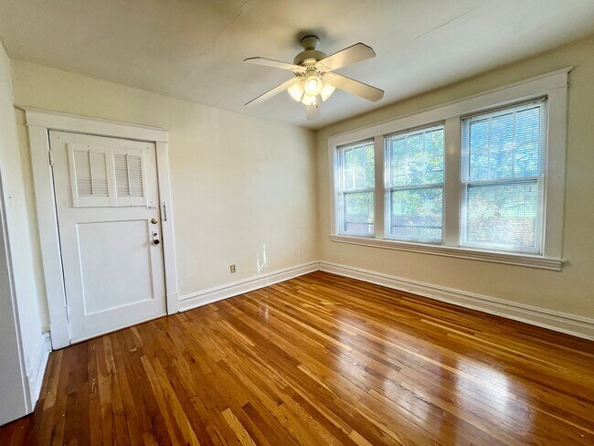 Foto del edificio - 911 St Rita Ave