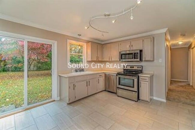 Building Photo - 106 Sherwood Terrace