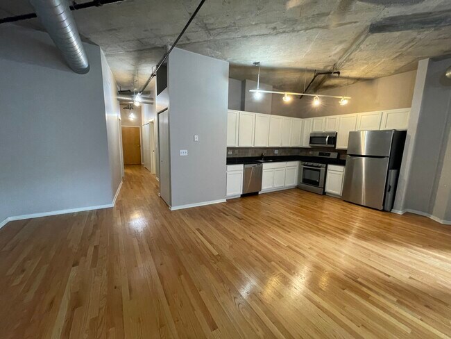 Foto del edificio - 933 W Van Buren St