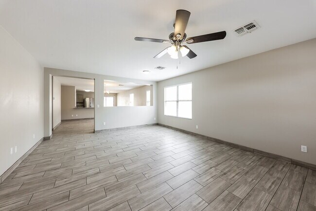 Foto del edificio - 11522 W Wethersfield Rd