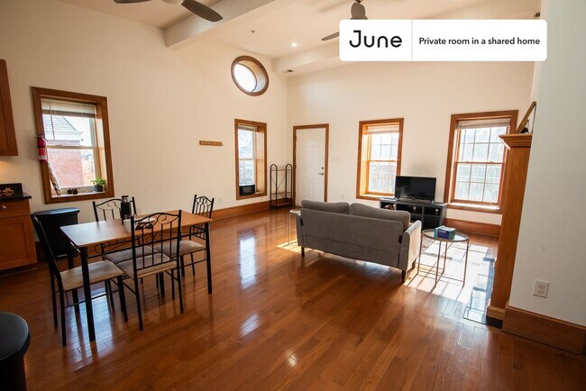 Foto del edificio - Room in Shared 3 bed/3.5 bath home