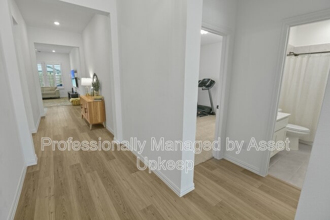 Foto del edificio - 702 Charity Dr