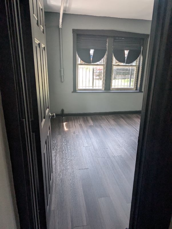 Building Photo - 1221 S Avers Ave