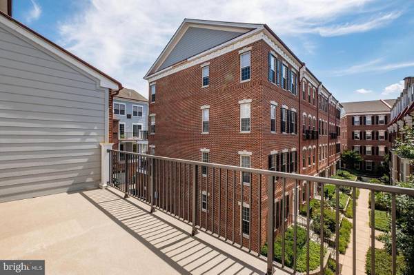 Building Photo - 603 Admirals Way
