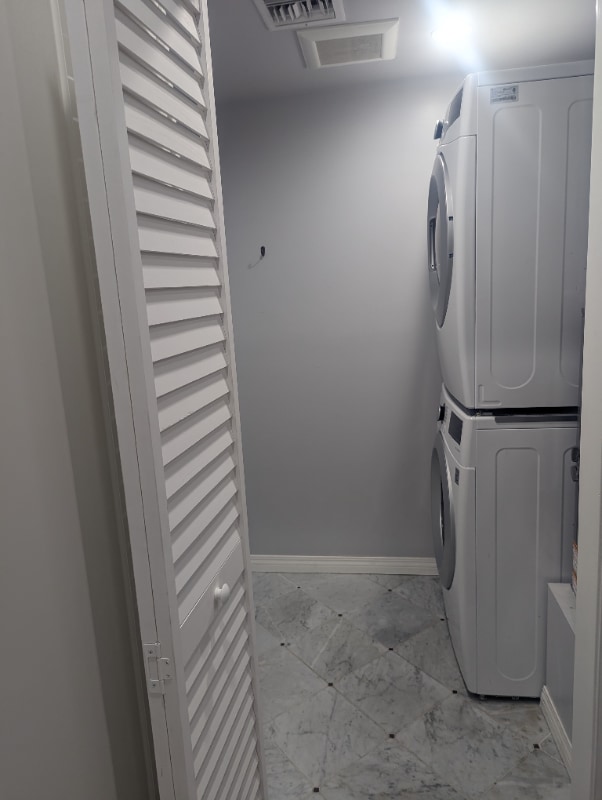 Building Photo - 3115 Hollycrest Dr