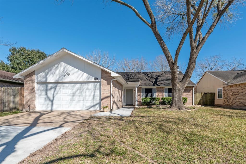 Foto principal - 6811 Blue Ridge Dr