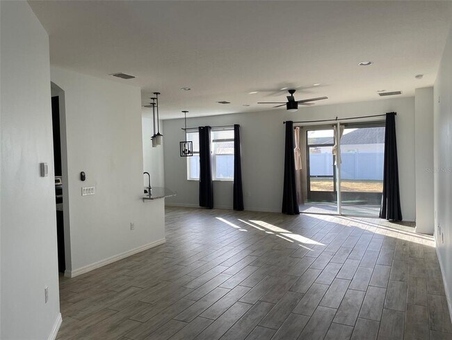 Foto del edificio - 3312 Wolf Run Rd