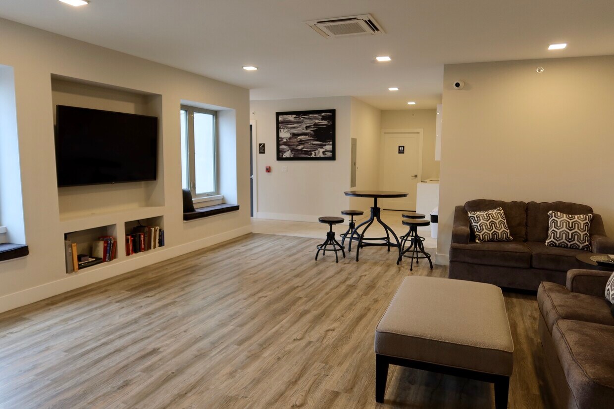 60 69th St, Guttenberg, NJ 07093 Condo for Rent in Guttenberg, NJ