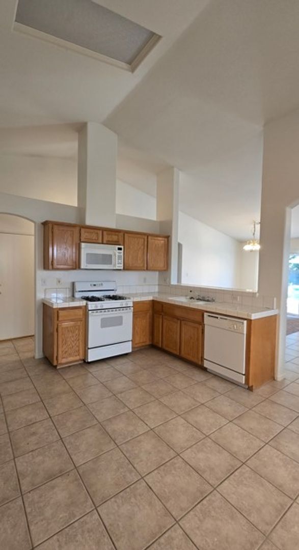 Foto del edificio - 12306 Adirondack Ave