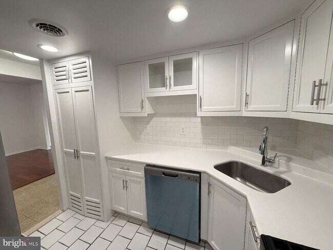 Foto del edificio - 606 Cooper Landing Rd