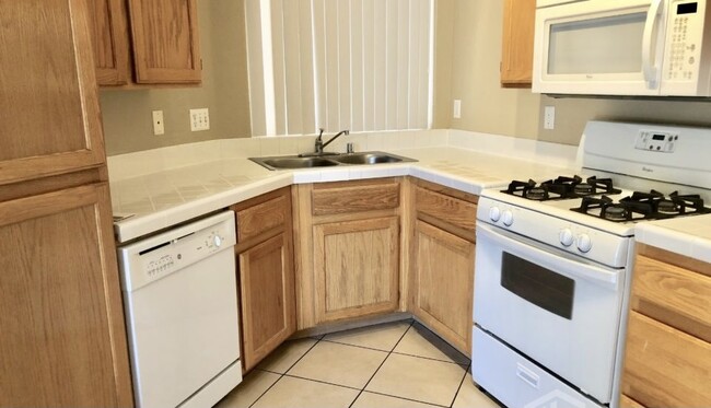 Building Photo - 3504 Redwood Ridge Way