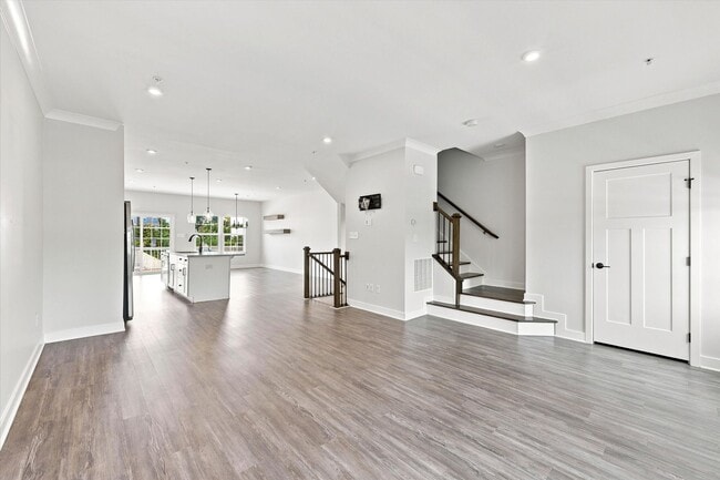 Building Photo - Luxury 3B/2.5B Townhome Just Steps from Downtown West Chester