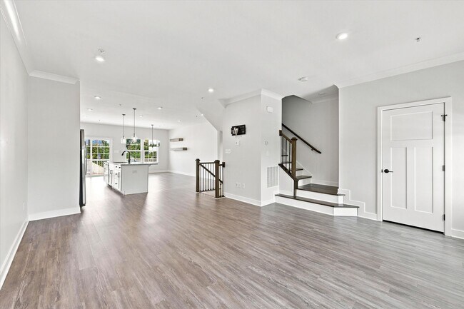 Foto del edificio - Luxury 3B/2.5B Townhome Just Steps from Downtown West Chester
