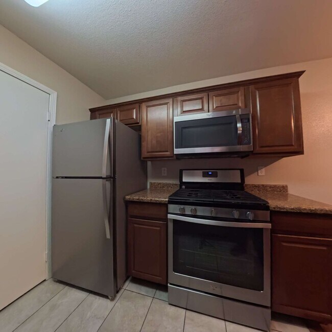 Foto del edificio - 1 Car Garage | Gated Community | 1st Floor Unit