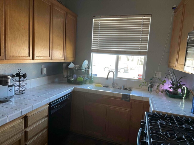 Building Photo - 202 Kayla Pl
