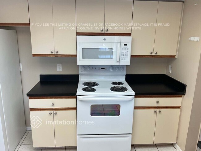 Building Photo - 3815 Scovill Ln