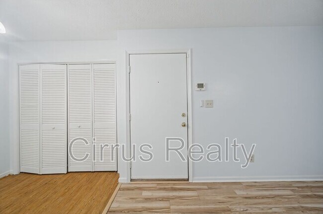 Building Photo - 124 Wells Ct