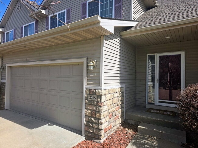 Building Photo - 2215 NW Bayberry Ln