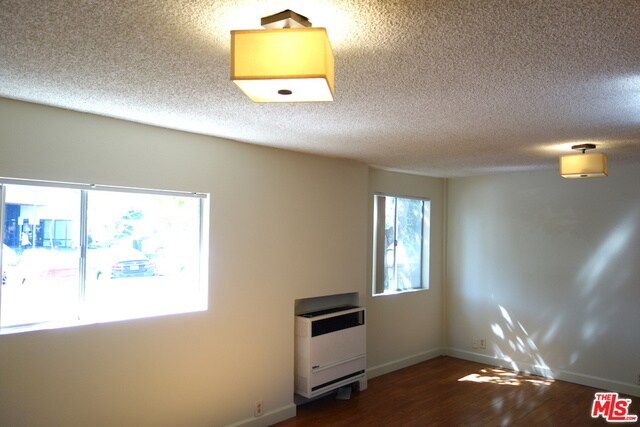 Building Photo - 4635 Prospect Ave