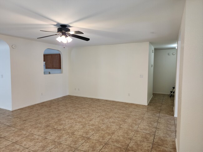 Building Photo - 13514 E Diablo Creek Dr