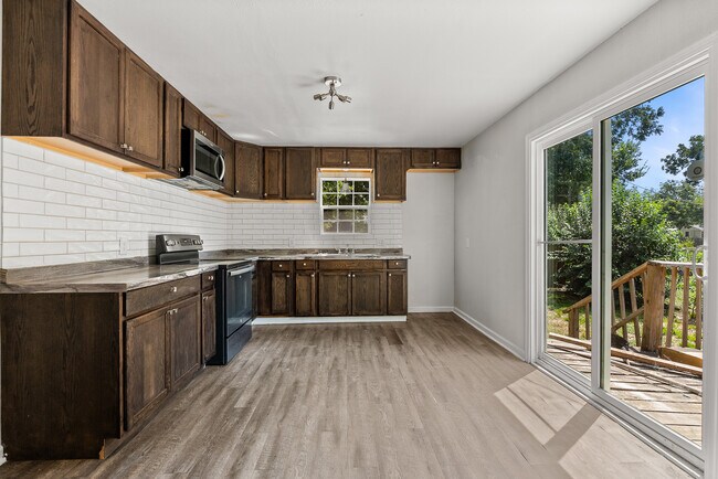 Building Photo - 1109 S 41st St